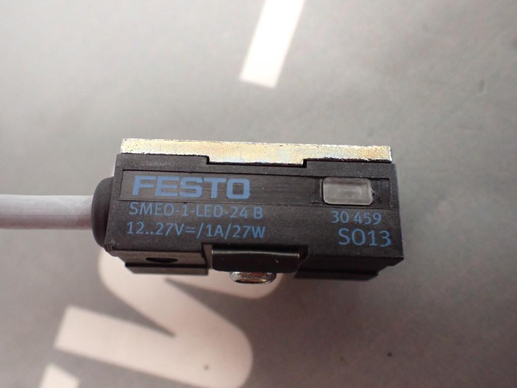 FESTO  SMEO-1LED-24B