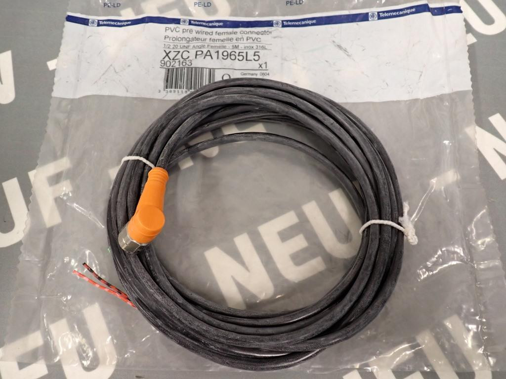 TÉLÉMÉCANIQUE  XZCPA1965L5