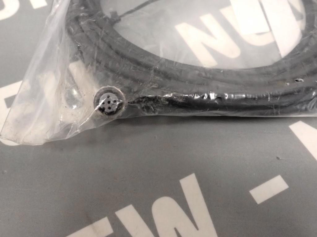 OMRON XS2F-M12PUR5A5M