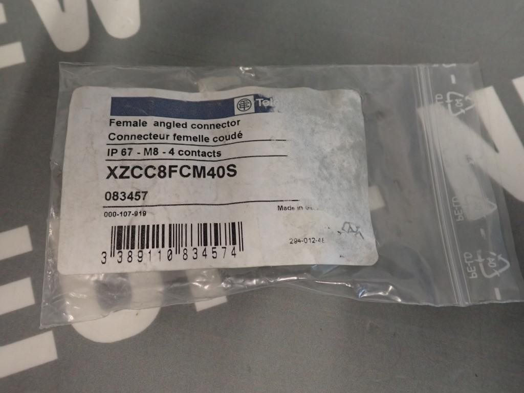 TÉLÉMÉCANIQUE  XZCC8FCM40S