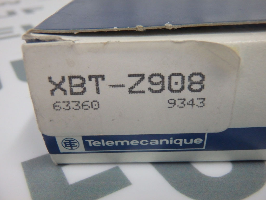 TÉLÉMÉCANIQUE  XBT-Z908
