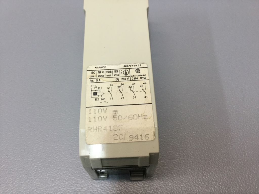 TÉLÉMÉCANIQUE  RHR418F