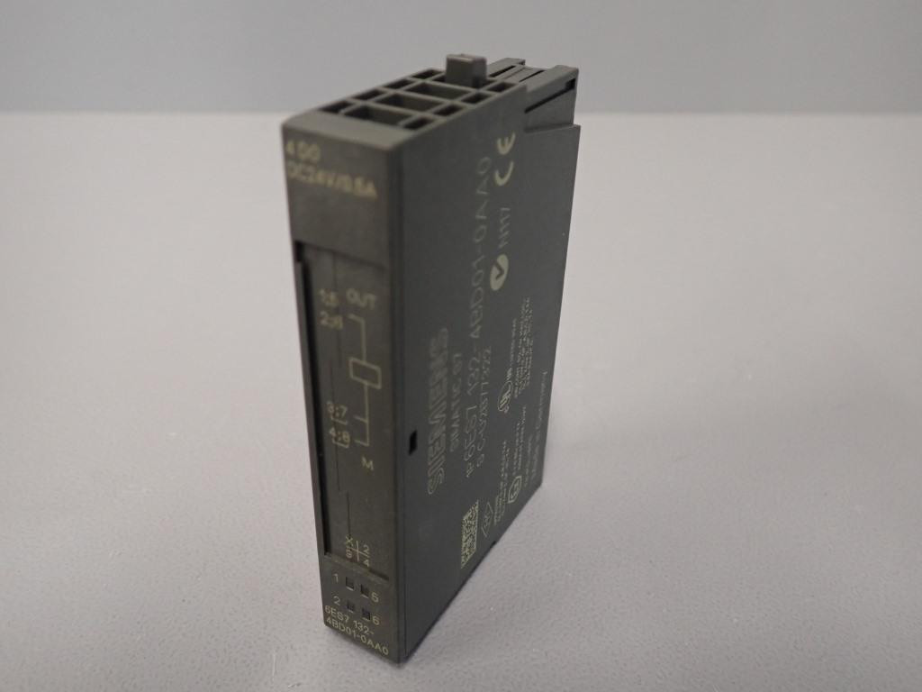 SIEMENS  6ES7132-4BD01-0AA0