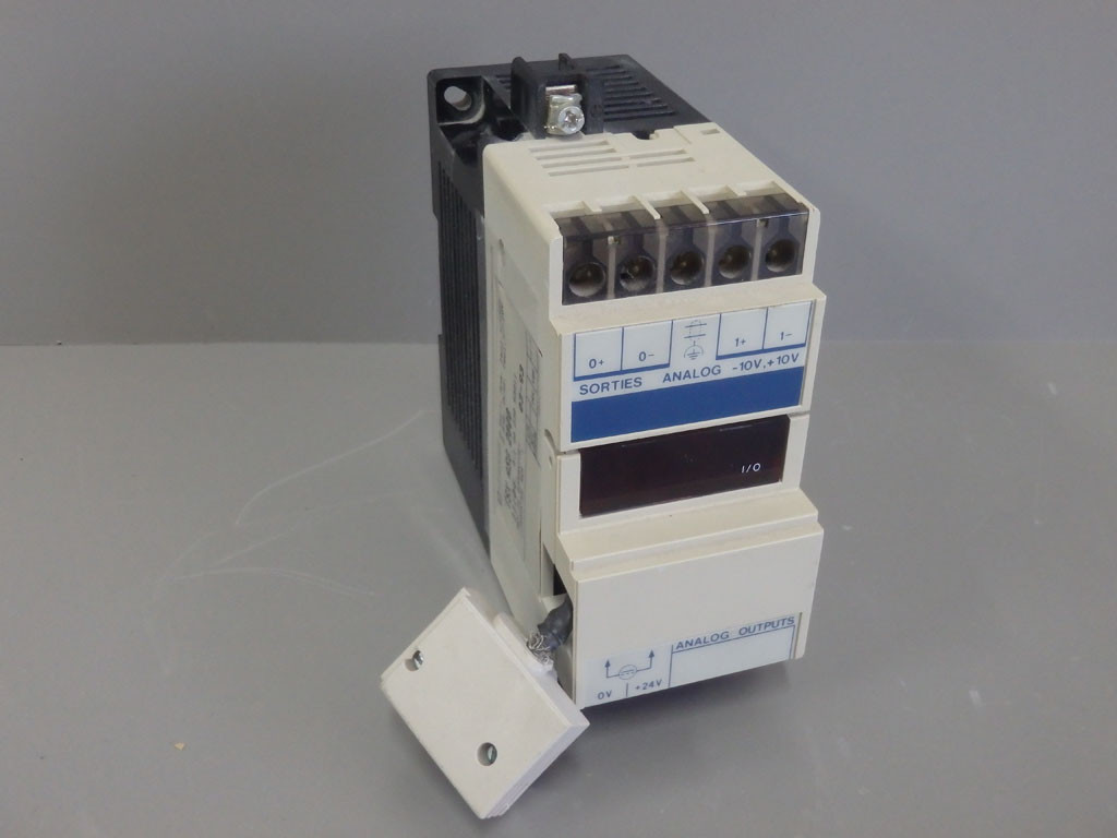 TÉLÉMÉCANIQUE  TSXAGS2000