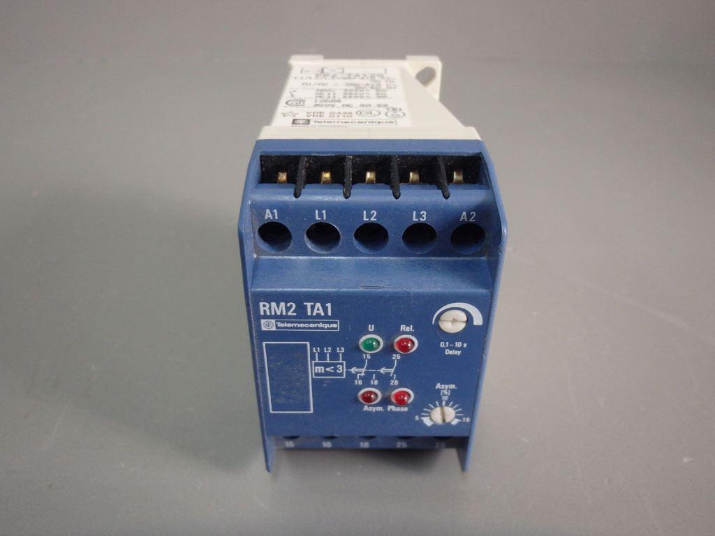 TÉLÉMÉCANIQUE  RM2TA12Q