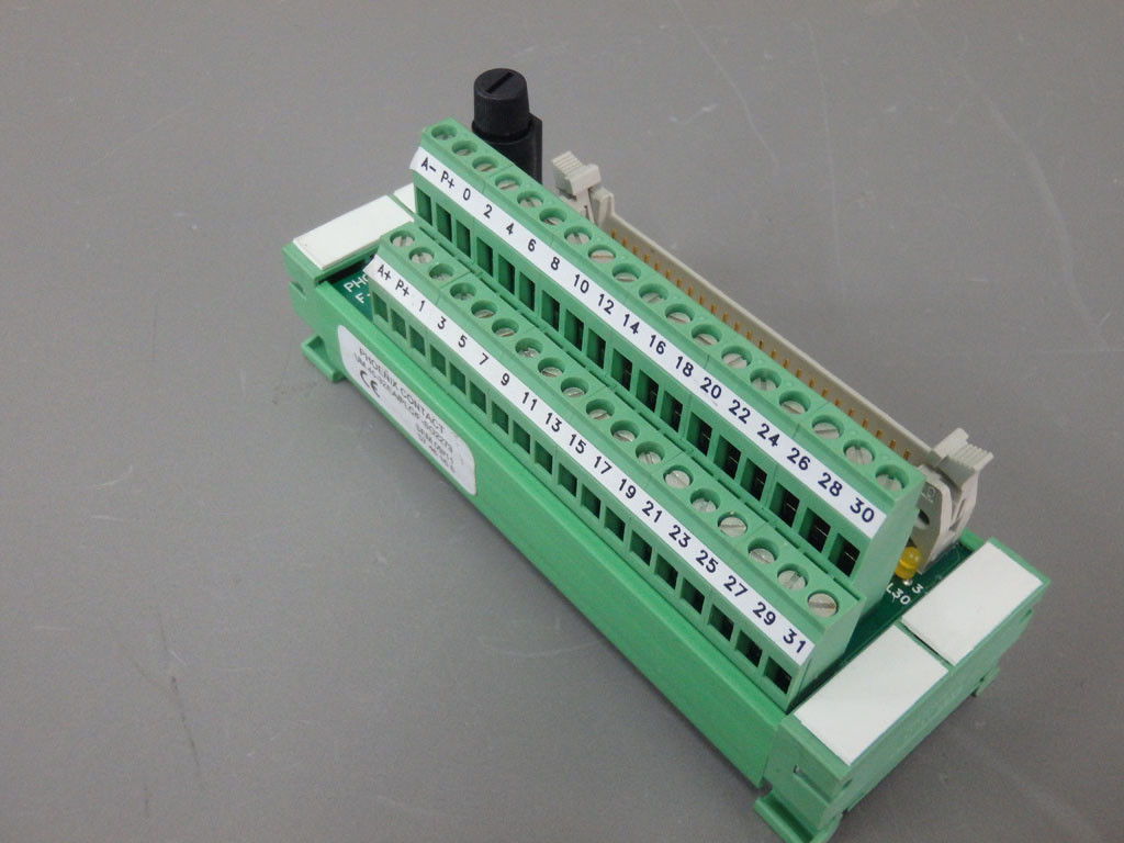 PHOENIX CONTACT UM45-32/LA/PLC/F-SO2273