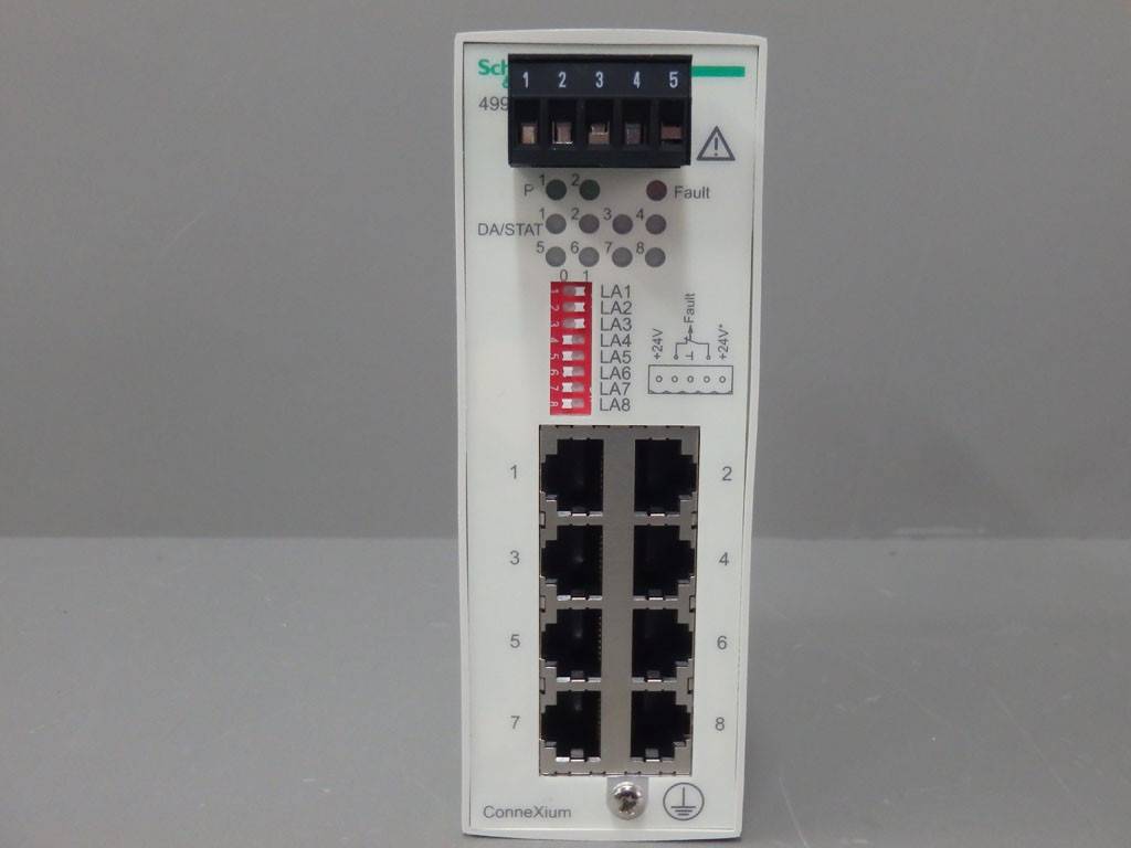 SCHNEIDER  499NES18100