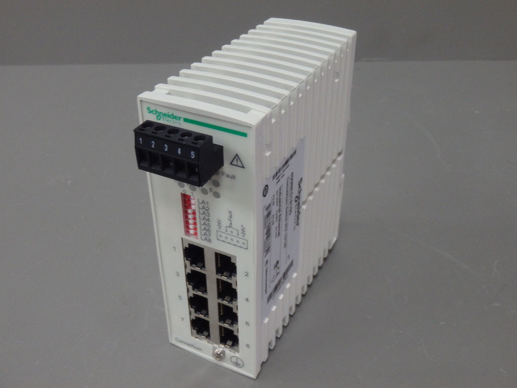 SCHNEIDER  499NES18100