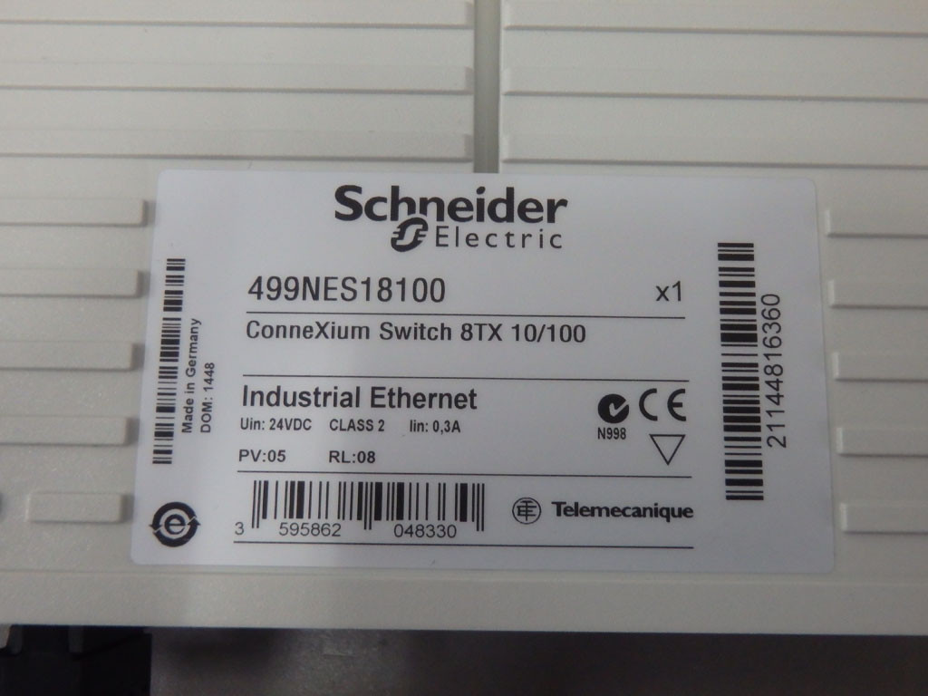 SCHNEIDER  499NES18100