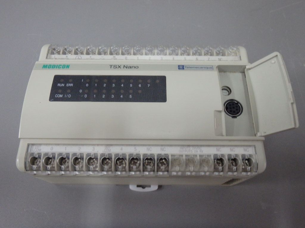 TÉLÉMÉCANIQUE  TSX073L1428