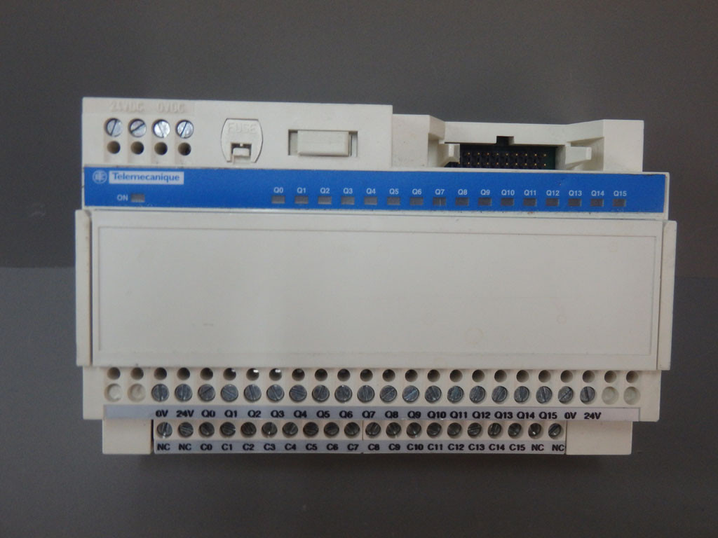 TÉLÉMÉCANIQUE  ABE7-E16SPN22