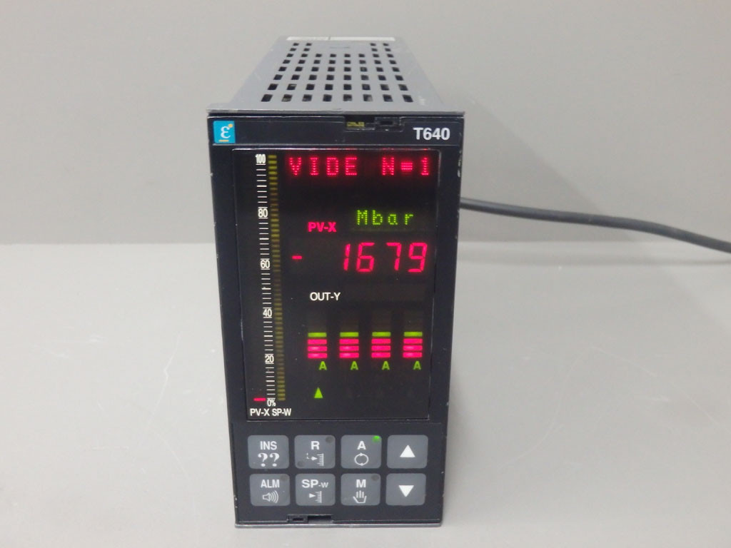 EUROTHERM T640/MAINS/422/HI/HI/M001/T710/-/-/FR