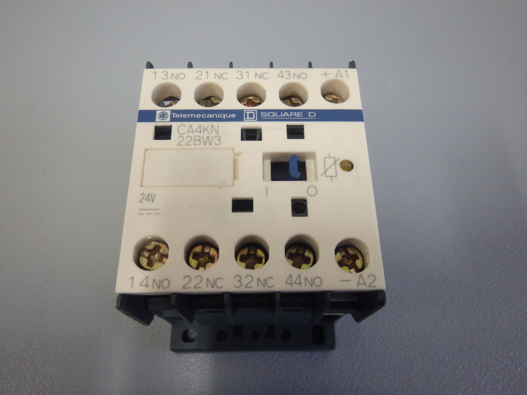 TÉLÉMÉCANIQUE  CA4KN22BW3