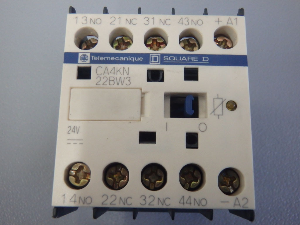 TÉLÉMÉCANIQUE  CA4KN22BW3