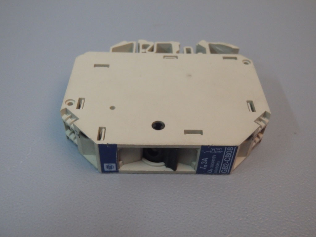 TÉLÉMÉCANIQUE  GB2-CB08