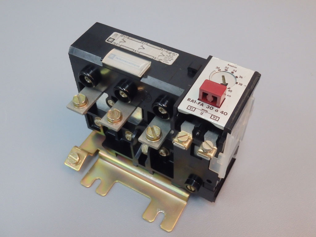 TÉLÉMÉCANIQUE  RA1/FA30-40