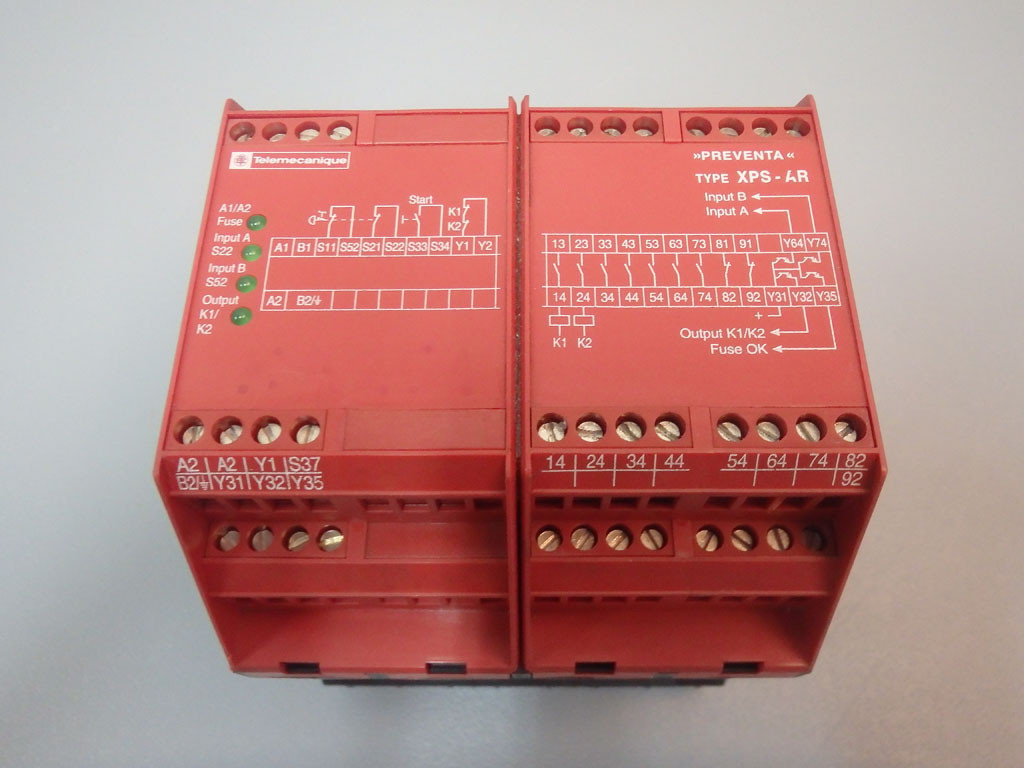 TÉLÉMÉCANIQUE  XPS-AR351144