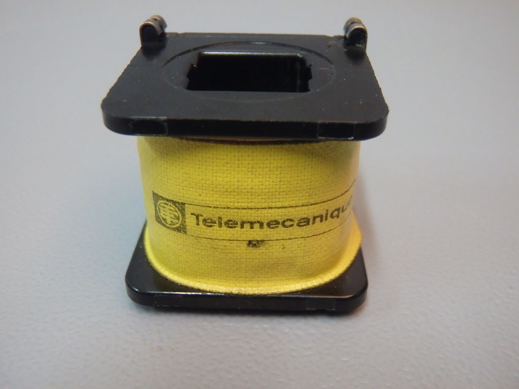 TÉLÉMÉCANIQUE  220CB