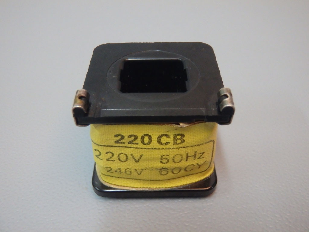 TÉLÉMÉCANIQUE  220CB