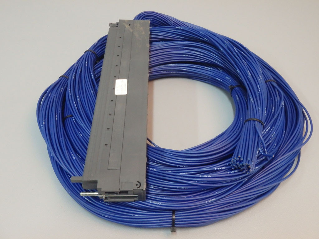 SIEMENS 6ES7922-4BF00-0AD0