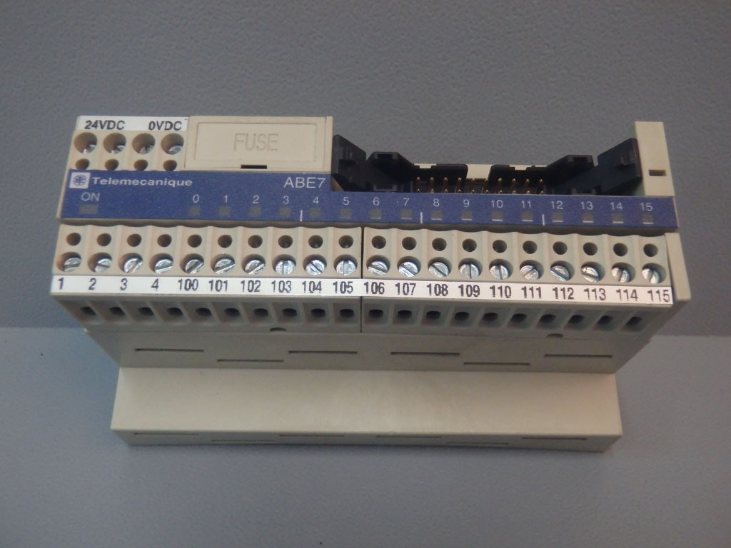 TÉLÉMÉCANIQUE  ABE7-H16C11