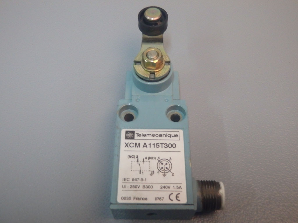 TÉLÉMÉCANIQUE  XCM-A115T300