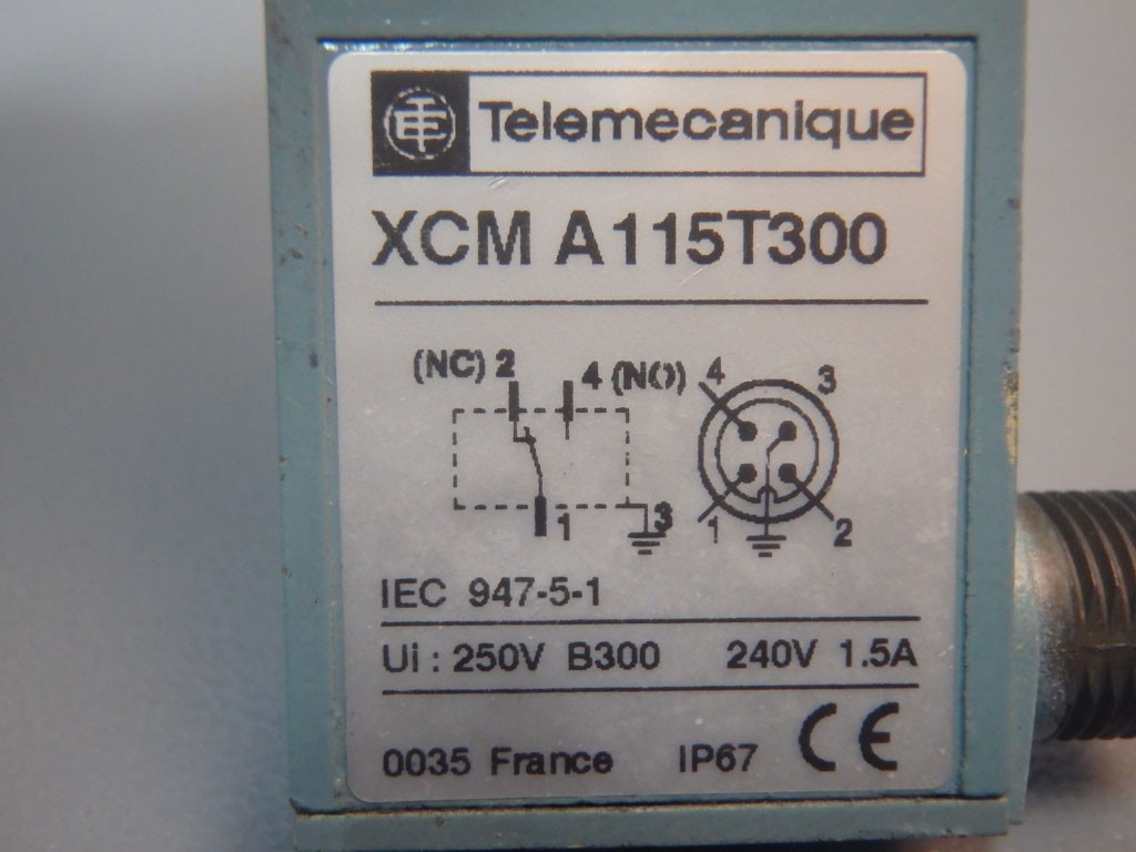 TÉLÉMÉCANIQUE  XCM-A115T300