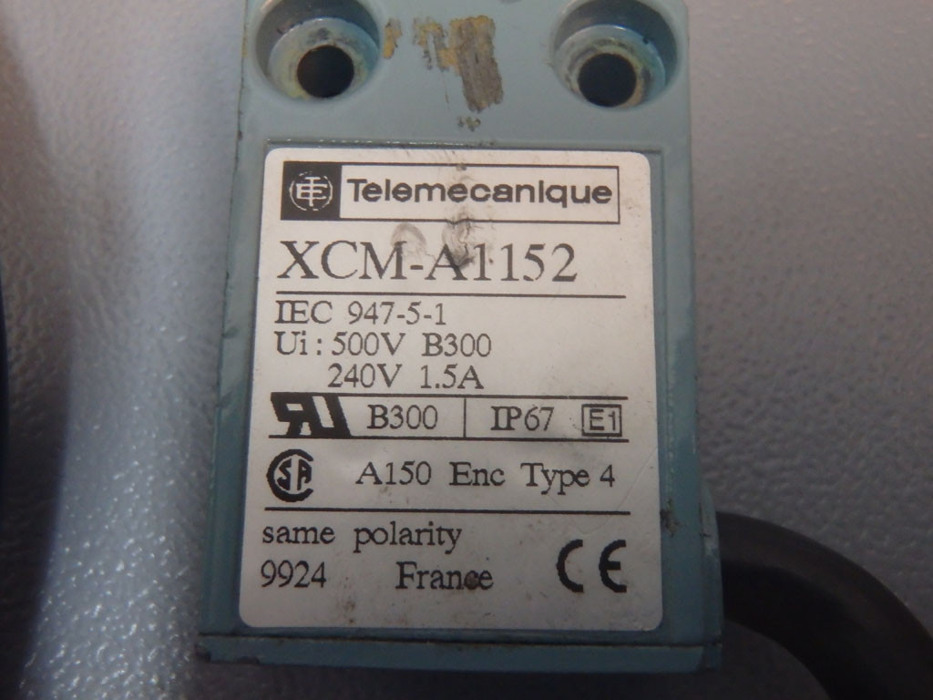 TÉLÉMÉCANIQUE  XCM-A1152