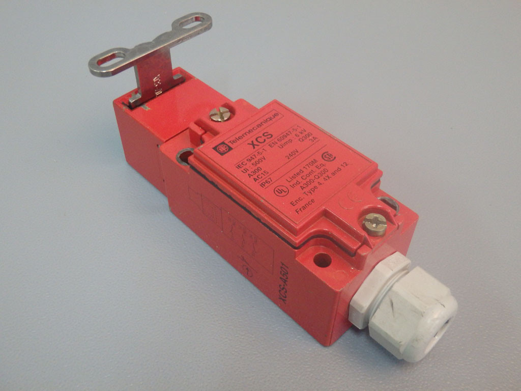 TÉLÉMÉCANIQUE  XCSIEC-947-5-1