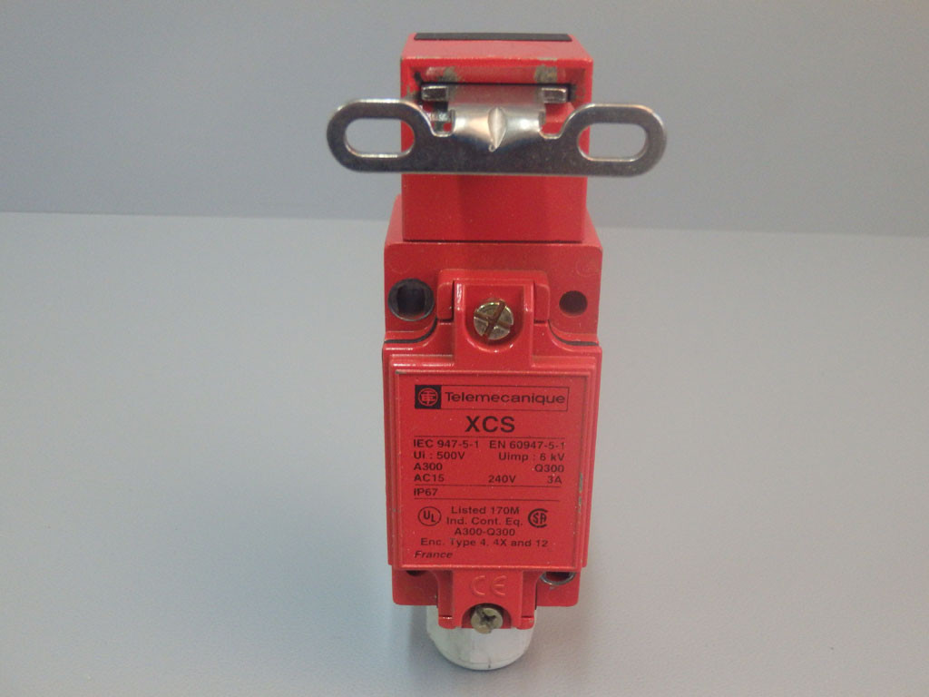 TÉLÉMÉCANIQUE  XCSIEC-947-5-1