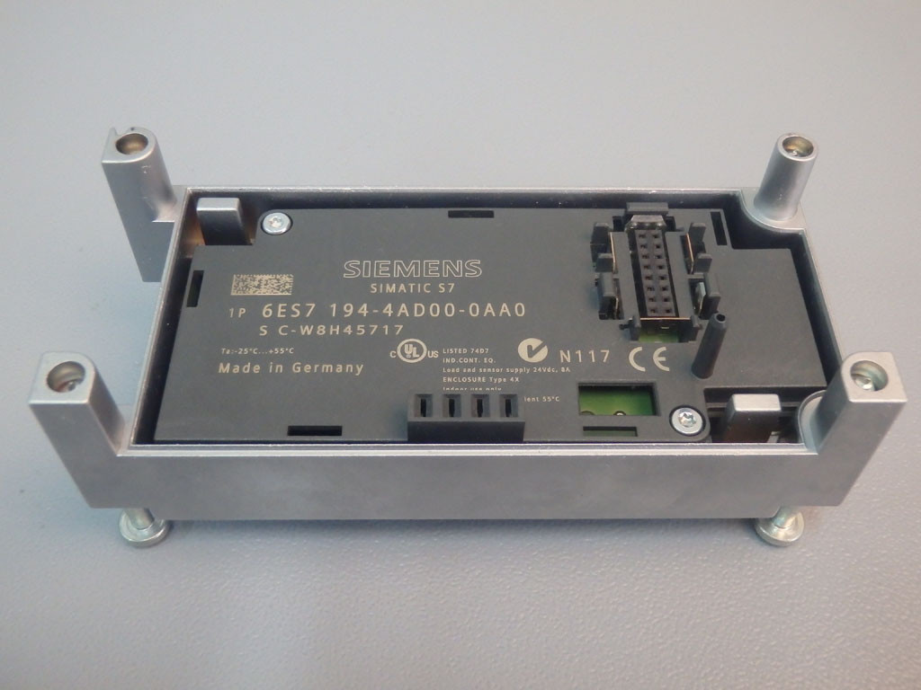 SIEMENS 6ES7194-4AD00-0AA0