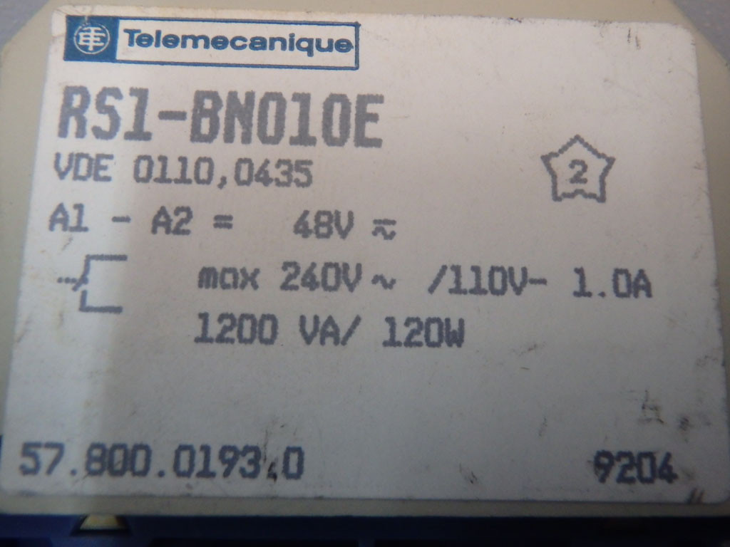 TÉLÉMÉCANIQUE  RS1-BN010E