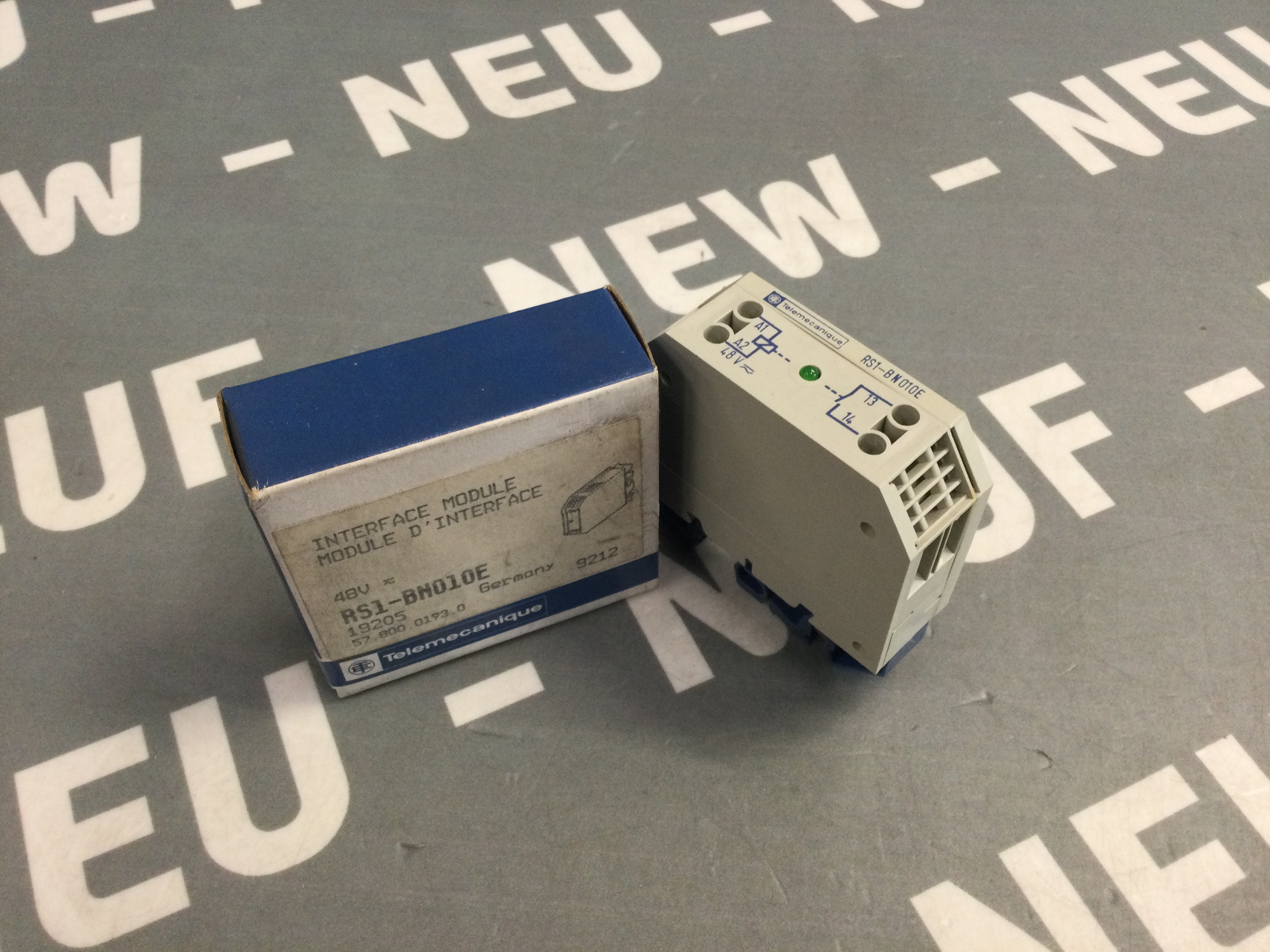 TÉLÉMÉCANIQUE  RS1-BN010E