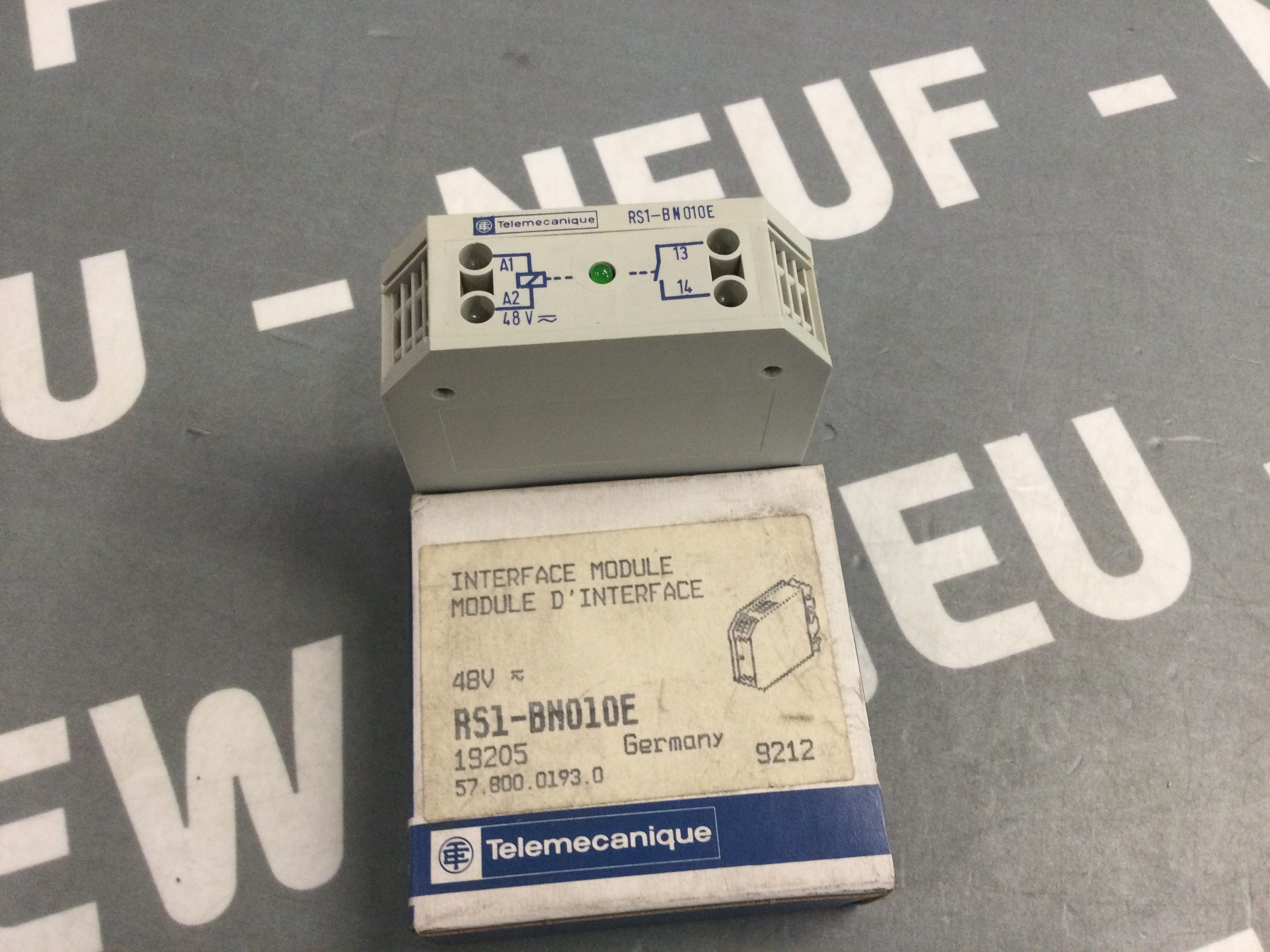 TÉLÉMÉCANIQUE  RS1-BN010E