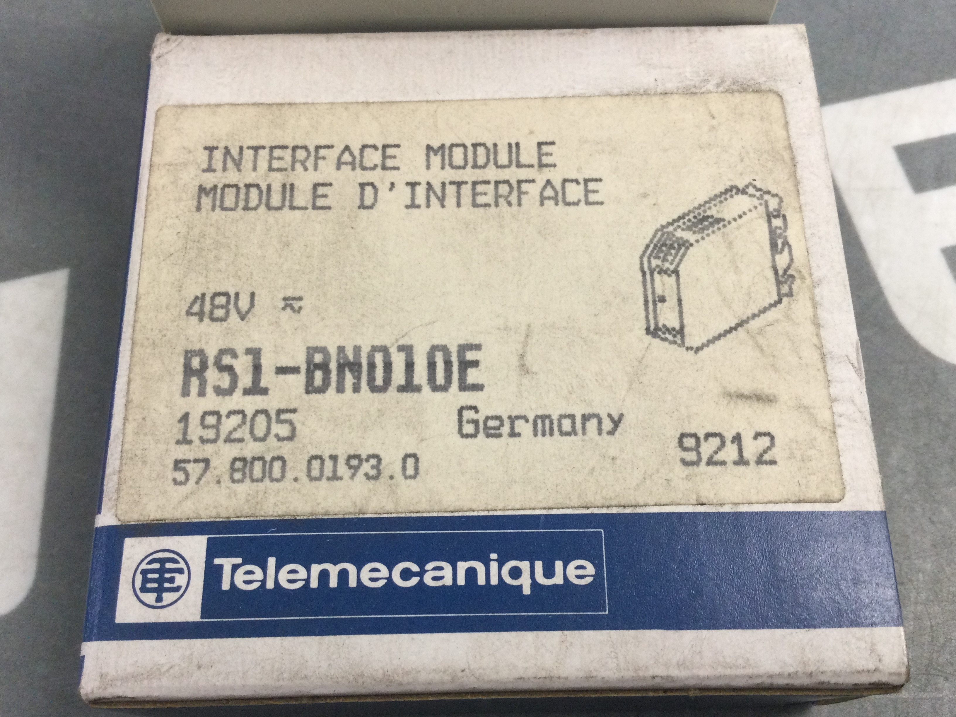TÉLÉMÉCANIQUE  RS1-BN010E