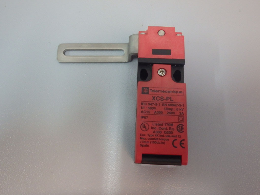 TÉLÉMÉCANIQUE  XCSPL571