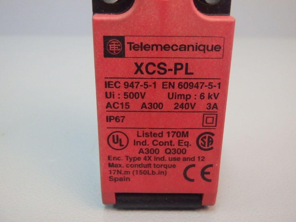 TÉLÉMÉCANIQUE  XCSPL571