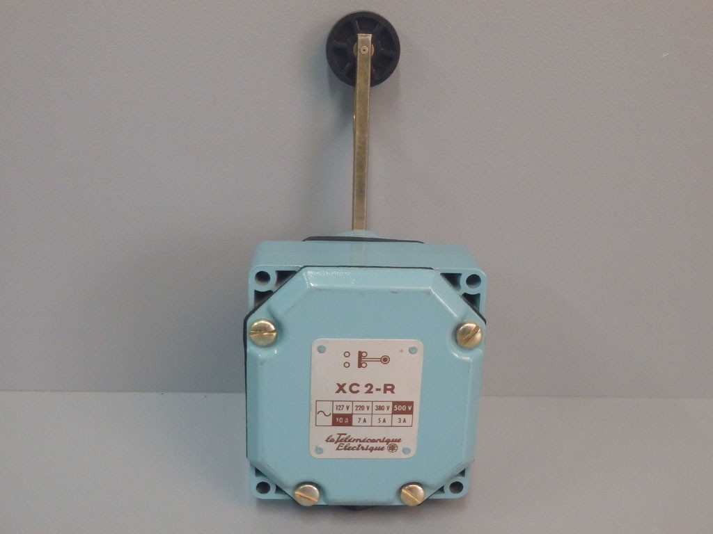 TÉLÉMÉCANIQUE  XC2-R