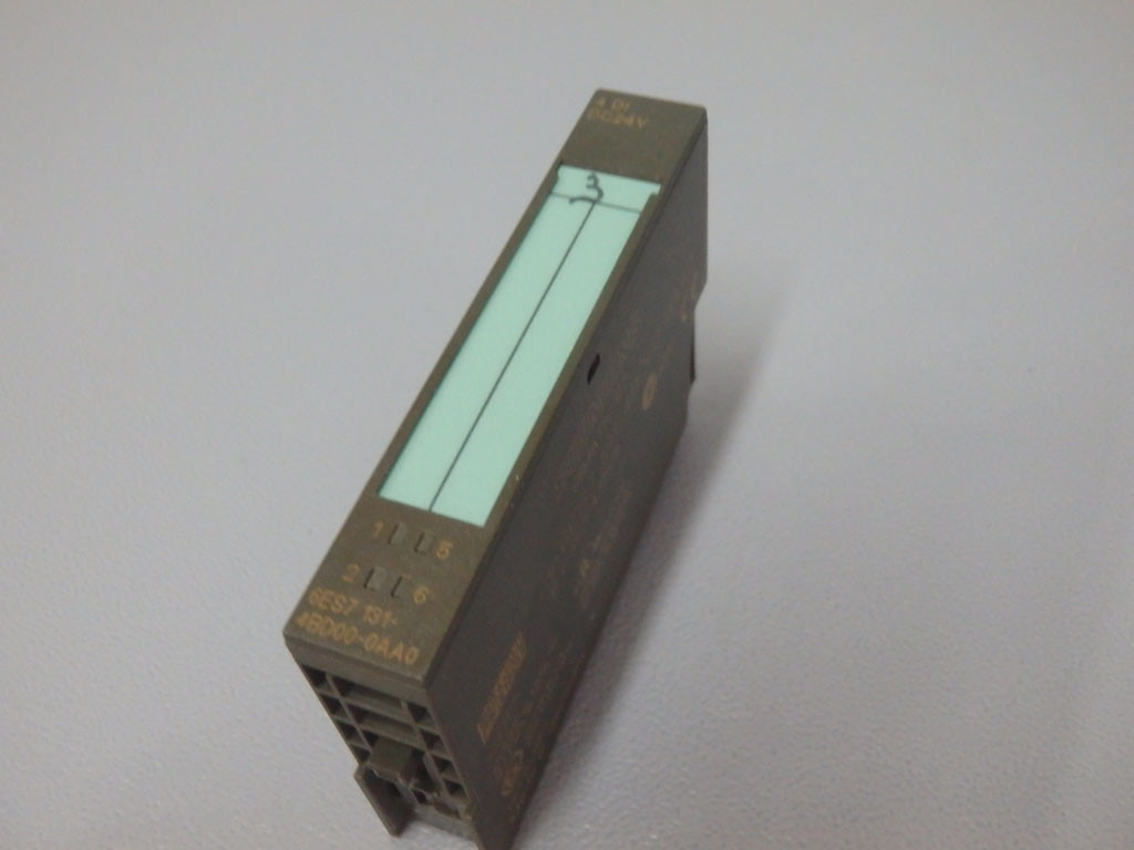 SIEMENS 6ES7131-4BD00-0AA0