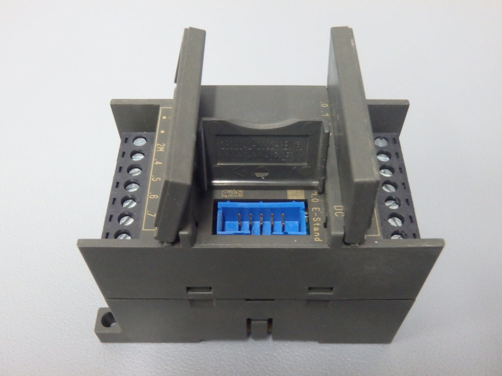 SIEMENS 6ES7221-1BF20-0XA0