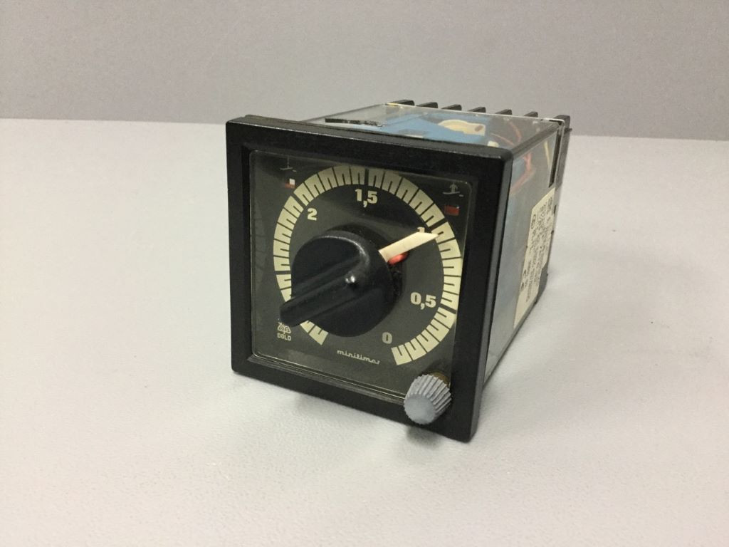 DOLD & SOHNE EF7616-32