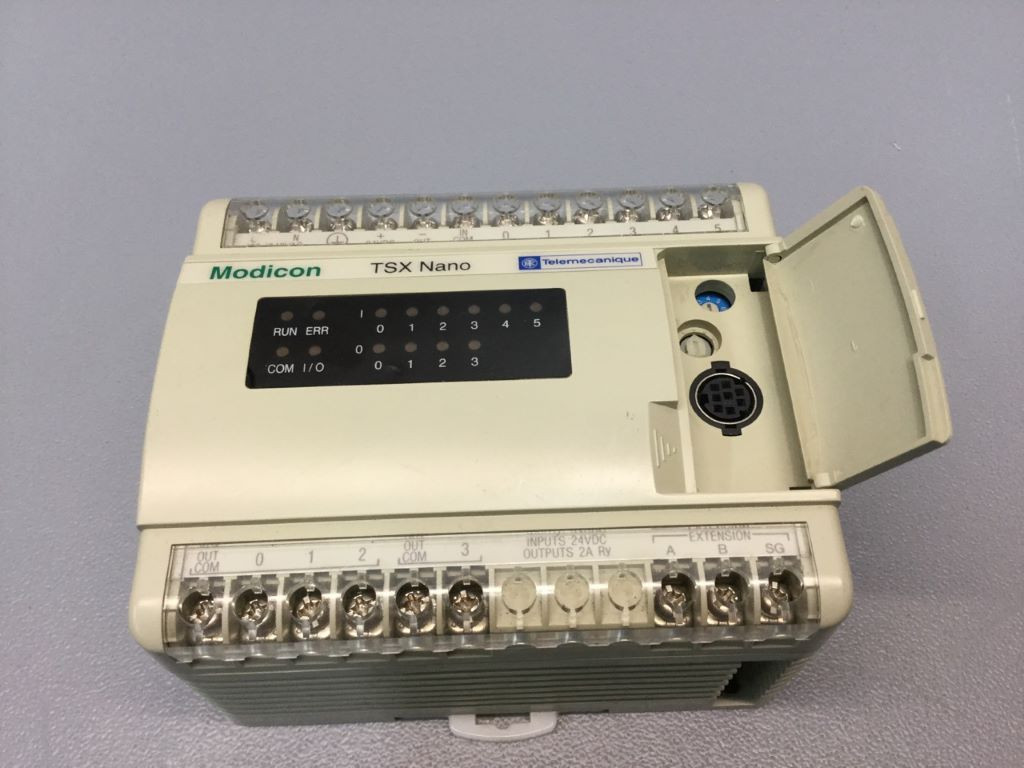 TÉLÉMÉCANIQUE  TSX07301028