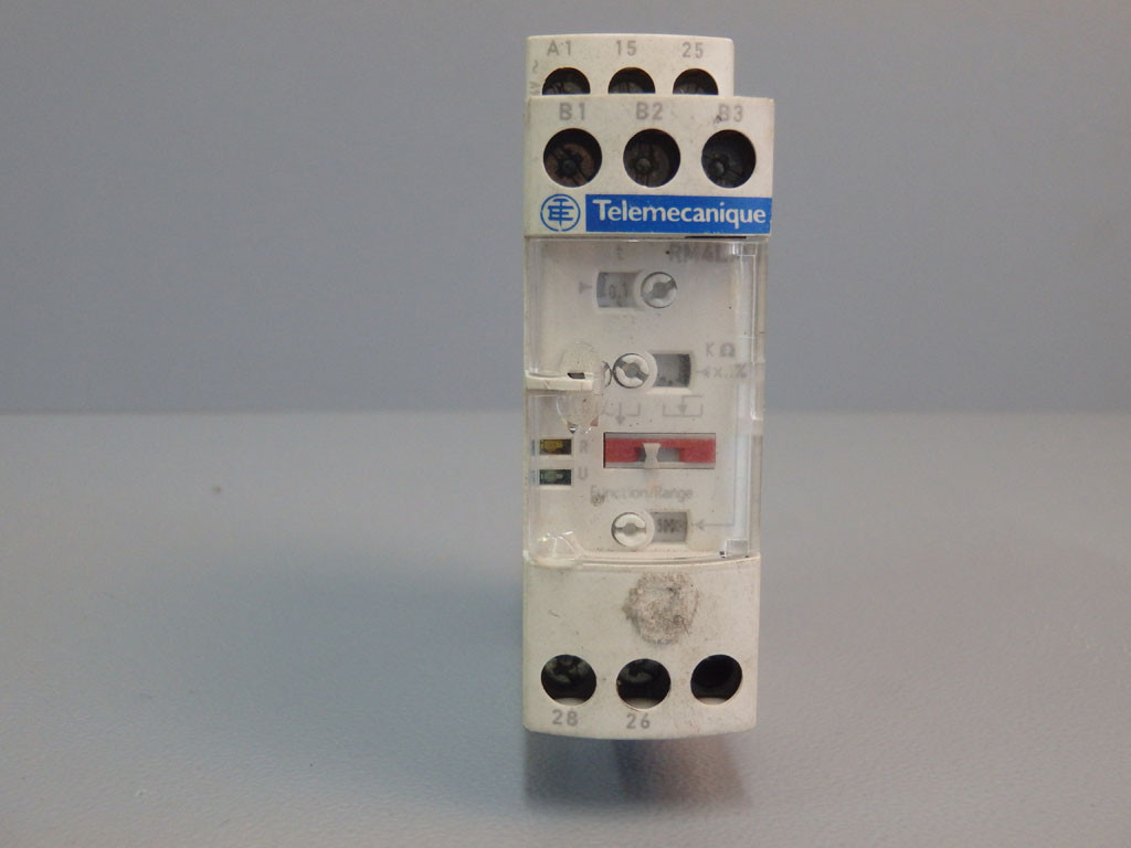 TÉLÉMÉCANIQUE  RM4LA32B