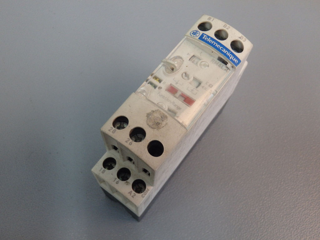 TÉLÉMÉCANIQUE  RM4LA32B