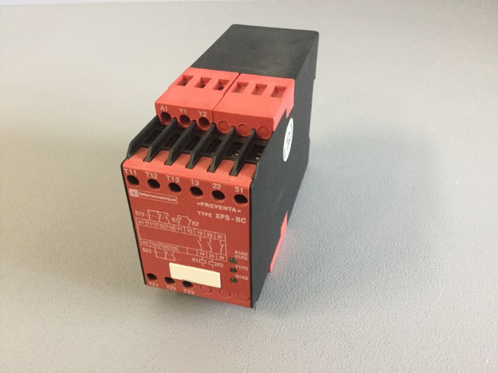 TÉLÉMÉCANIQUE  XPS-BC3110