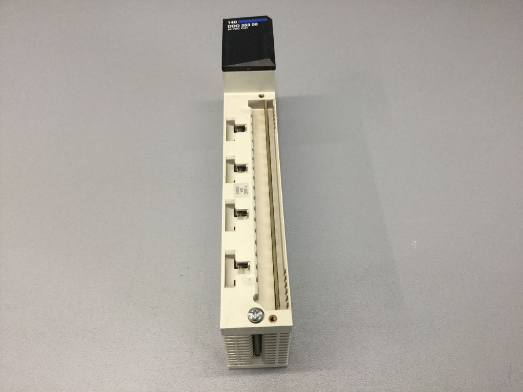 SCHNEIDER  140DDO35300