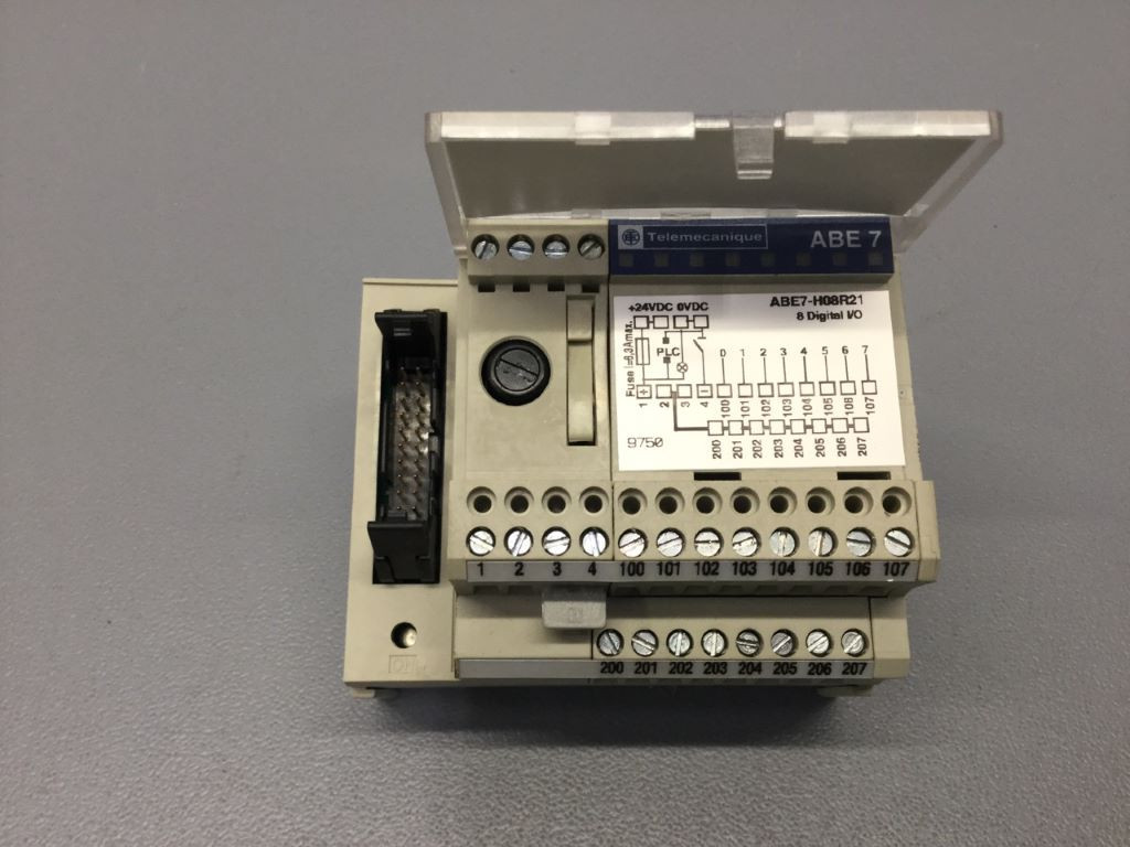 TÉLÉMÉCANIQUE  ABE7-H08R21