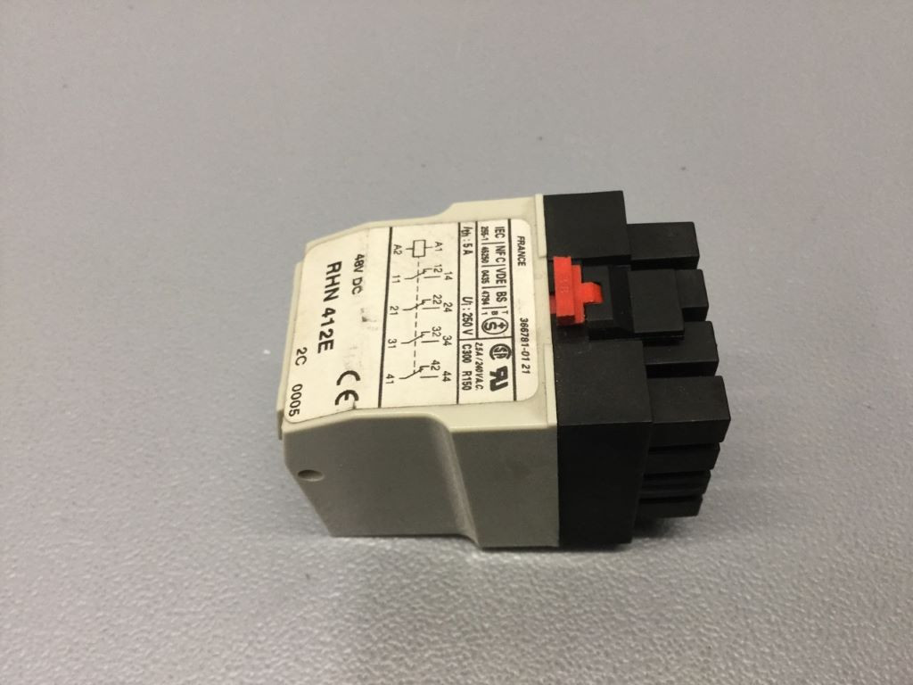 TÉLÉMÉCANIQUE  RHN412E